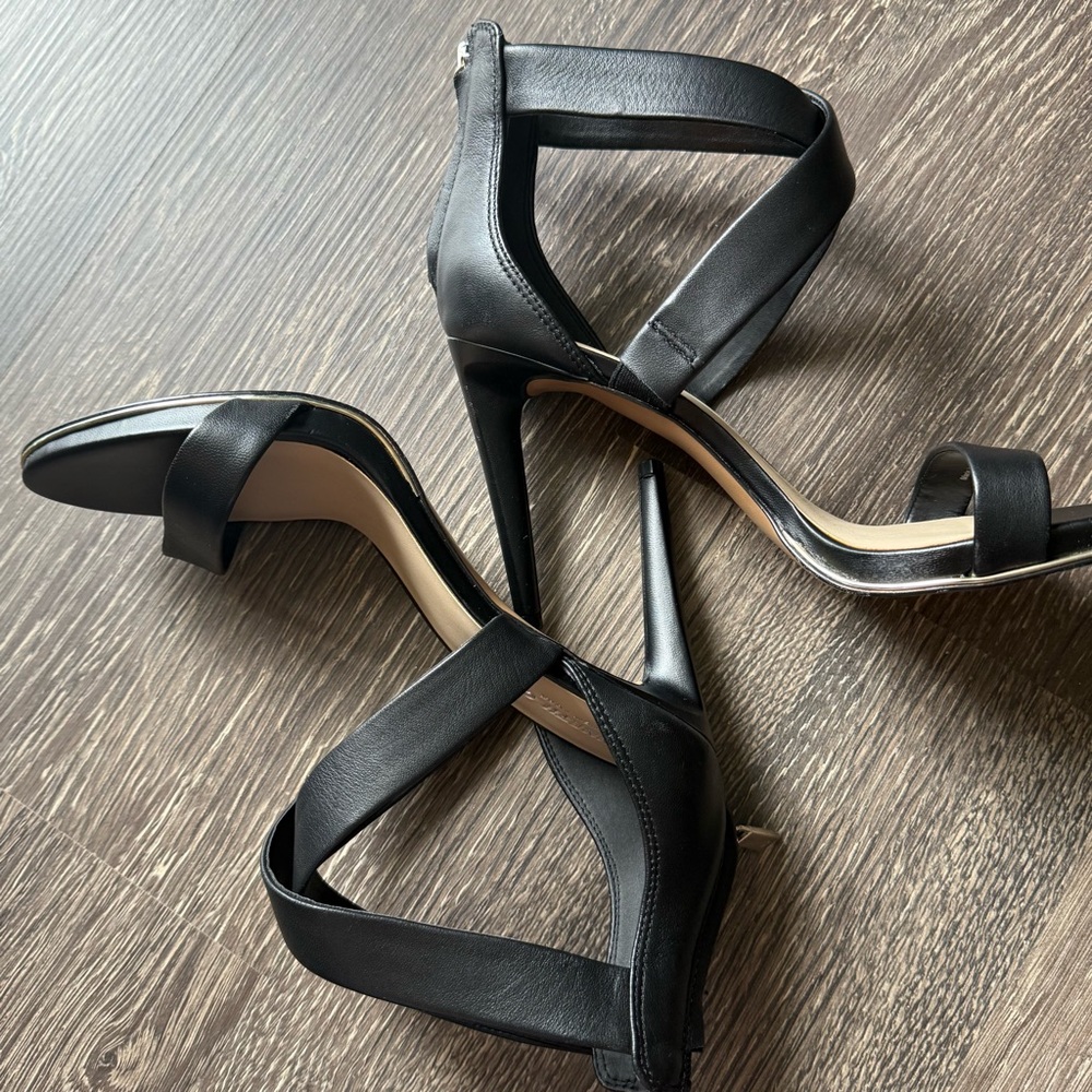 Kenneth Cole Brook Cross Sandal Leather Strappy Heels Size 8M - Picture 9 of 10
